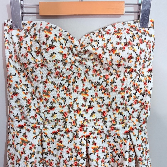 3/$10⚡️Sweetheart Cut Cream & Floral Strapless Textured Dress w Pleated Skirt - Picture 3 of 12